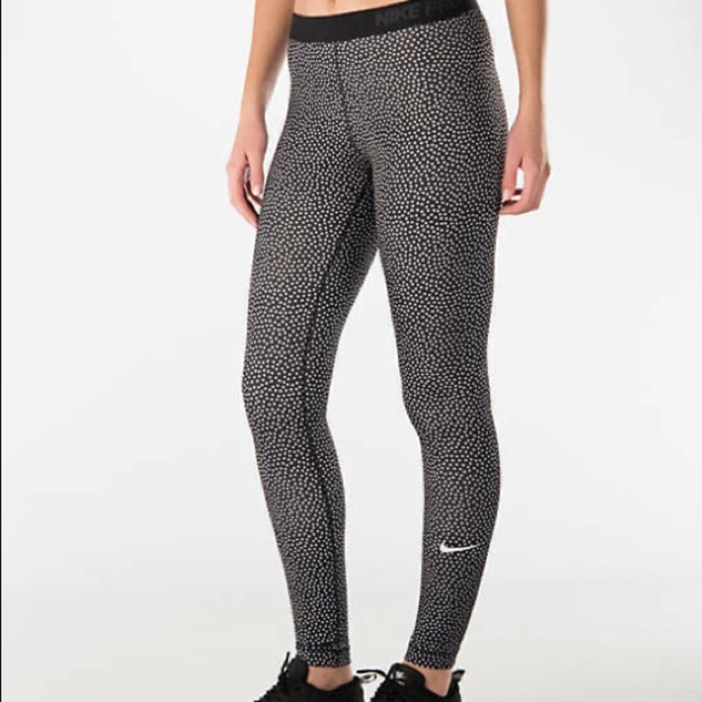 LAST CHANCE Nike pro hyper warm polka dot leggings